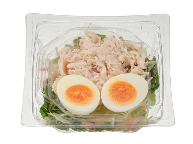 セブンイレブンのたんぱく質が摂れる鶏むね肉サラダを比較する。税込価格：484円、カロリー：199kcal、1円あたりカロリー：0.41kcal/円、たんぱく質：21.8g、1円あたりたんぱく質：0.05g/円、脂質：10.9g、炭水化物：4.4g、糖質：2.2g、食物繊維：2.2g、食塩相当量：2.7g。１食でたんぱく質量約２１ｇが摂れる、蒸し鶏と玉子を盛りつけしたサラダです。ごま香る旨塩ドレッシングをかけてお召し上がりください。アレルギー：卵、乳、小麦。