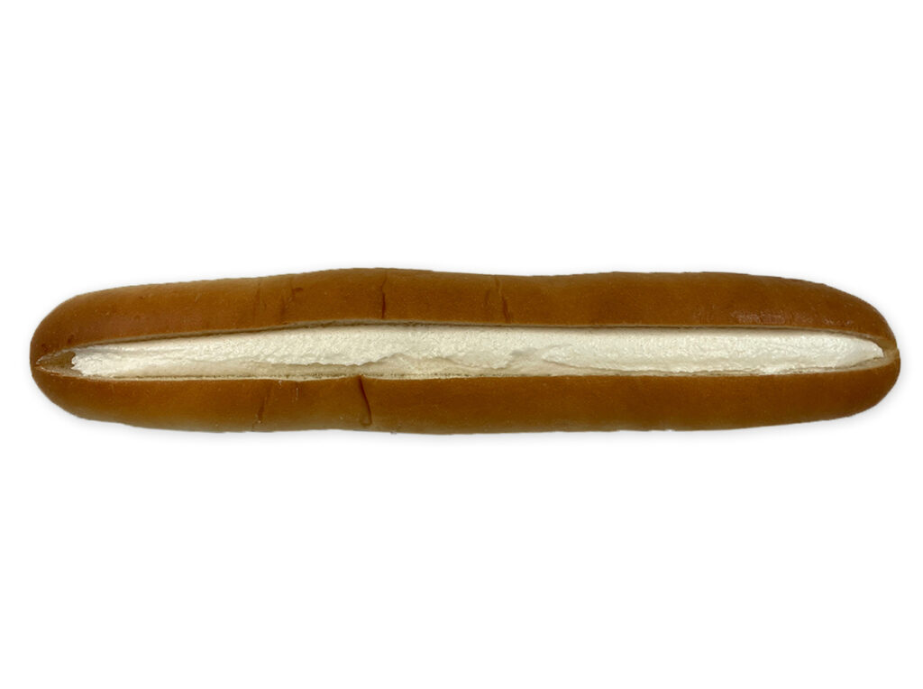 セブンイレブンの宮崎名物 じゃりぱんを比較する。税込価格：138円、カロリー：443kcal、1円あたりカロリー：3.20kcal/円、たんぱく質：6.7g、1円あたりたんぱく質：0.05g/円、脂質：20.7g、炭水化物：58.1g、糖質：56.6g、食物繊維：1.5g、食塩相当量：0.9g。じゃりじゃりとしたクリームの食感が特長のパンです。アレルギー：卵、乳、小麦。