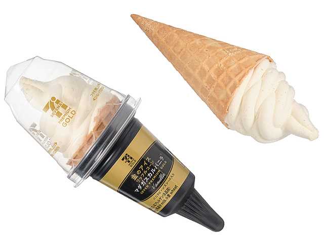 セブンイレブンの７プレミアムゴールド 金のワッフルコーン マダガスカルバニラを比較する。税込価格：376円、カロリー：309kcal、1円あたりカロリー：0.82kcal/円、たんぱく質：4.8g、1円あたりたんぱく質：0.01g/円、脂質：17.4g、炭水化物：33.4g、糖質：32.9g、食物繊維：0.5g、食塩相当量：0.2g。ひと口目からバニラの味わいと濃厚でクリーミーなミルクの味わいが楽しめるバニラソフトクリームです。アレルギー：卵、乳、小麦。