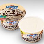 セブンイレブンのブルーシールカップ バニラ＆クッキーを比較する。税込価格：184円。アレルギー：乳、小麦。