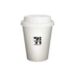 セブンイレブンのセブンカフェ ホットコーヒーＲ。税込価格：140円、カロリー：7kcal、たんぱく質：0.4g、脂質：0g、炭水化物：1.3g、糖質：1g、食物繊維：0.3g、食塩相当量：0g。アレルギー：なし。