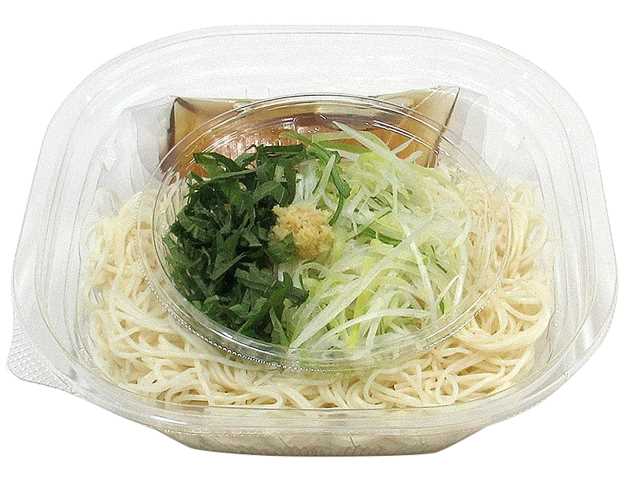 あごだしが決め手 島原手延べそうめん セブンイレブン 島原手延べそうめんをあごだしが効いたつゆと３種薬味でさっぱり食べられるぶっかけそうめん。