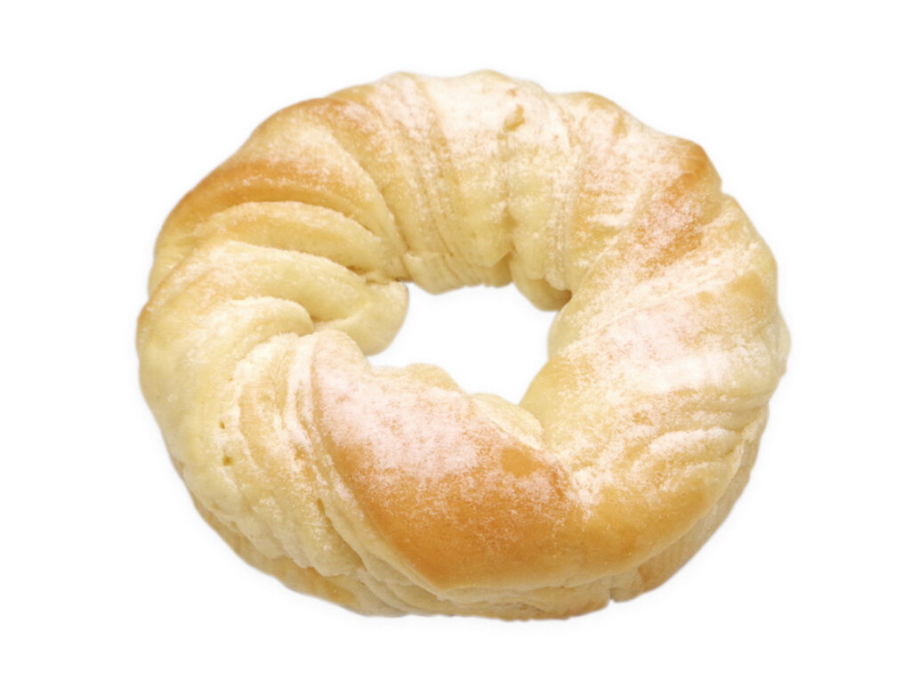 しっとりミルクリング セブンイレブン 千葉県産牛乳で仕込んだふんわり、しっとりした食感の生地にホイップクリームを挟んだ菓子パンです。