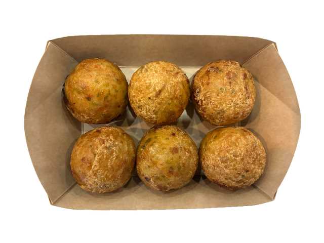 揚げたこ焼き６個入り セブンイレブン とろみとだし感を追求し、こだわりのたこ焼きに仕上げ。店内揚げ調理によるとろーり食感を楽しめる商品。