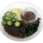 サラダ蕎麦 もずく＆和風かつおドレッシング セブンイレブン 和風かつおドレッシングと野菜、もずくを組み合わせたサラダ仕立ての蕎麦です。