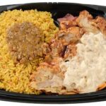 カレー炒飯＆チキン南蛮 セブンイレブン スパイスが香るカレー炒飯に、タルタルソースをかけた甘酸っぱいチキン南蛮を組み合わせた、満足感のあるお弁当です。