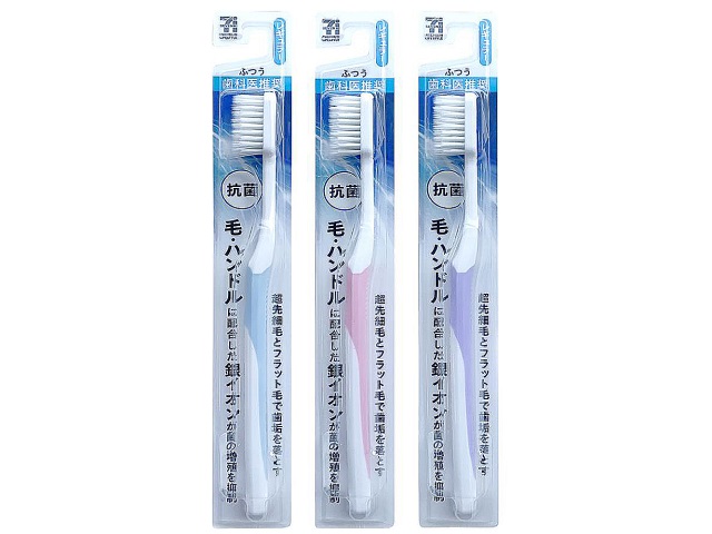 セブンイレブンの７ＰＬ 超先細毛抗菌ハブラシレギュラーふつうを比較する。税込価格：193円。
