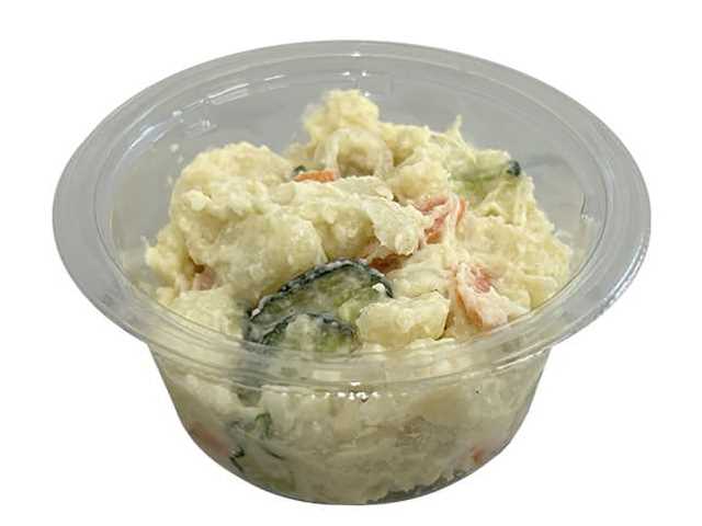 セブンイレブンの北海道産男爵のポテトサラダを比較する。税込価格：214円、カロリー：230kcal、1円あたりカロリー：1.08kcal/円、たんぱく質：2.7g、1円あたりたんぱく質：0.01g/円、脂質：13.8g、炭水化物：24.8g、糖質：22.5g、食物繊維：2.3g、食塩相当量：1.1g。北海道産男爵芋を使用した素材の味が楽しめるポテトサラダです。アレルギー：卵。