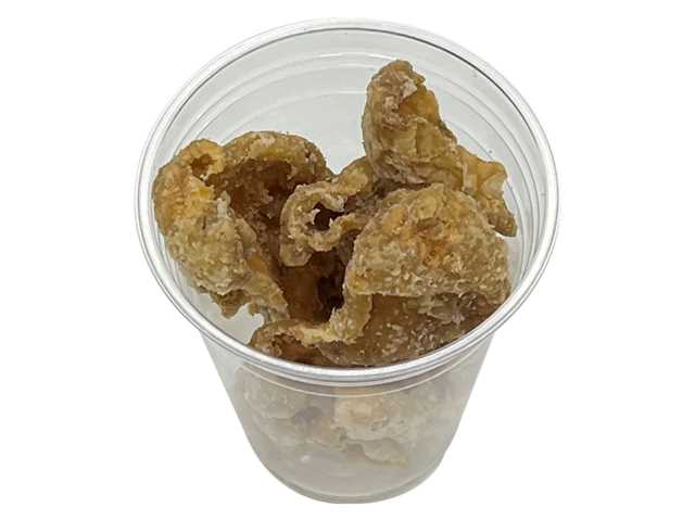 鶏皮チップス セブンイレブン おつまみにもおやつにもなるパリパリ食感の鶏皮チップスです。
