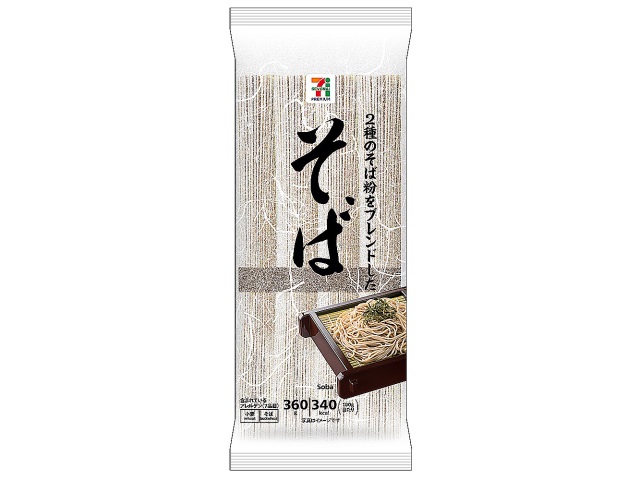 セブンイレブンの７プレミアム そば ３６０ｇ。税込価格：257円。２種類のそば粉を使用しそばの風味が引き立つ、のど越し良い干しそばです。アレルギー：小麦、そば。