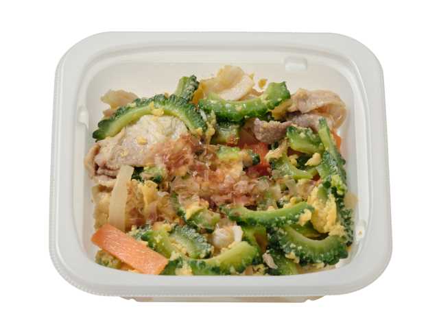 ゴーヤーチャンプルー セブンイレブン ゴーヤーをはじめとした野菜や豆腐をかつお風味で味わうメニュー。