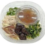 冷製パスタ 薬味と茄子と蒸し鶏の和風スープ セブンイレブン 薬味と食べる冷製和風スープパスタ。
