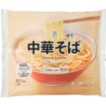 セブンイレブンの７プレミアム 中華そば。税込価格：214円、カロリー：361kcal、たんぱく質：11.4g、脂質：5.5g、炭水化物：67.5g、糖質：65.4g、食物繊維：2.1g、食塩相当量：7.2g。あっさりと食べやすく、煮干しが香るなつかしい味わいの中華そばです。アレルギー：小麦。