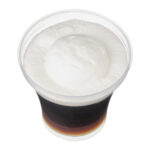 とろけるコーヒーゼリー セブンイレブン コクのある香り高いコーヒー豆を使用したコーヒーゼリー。クリームとよく絡む口どけの良いコーヒーゼリーと、やさしい甘さのミルククリームを組み合わせました。