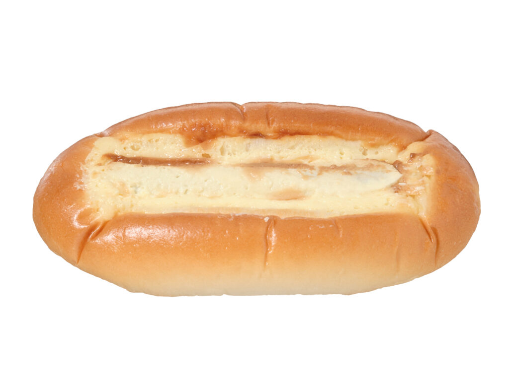 セブンイレブンの７Ｐ パリッと食感の ウインナーパンを比較する。税込価格：138円、カロリー：319kcal、1円あたりカロリー：2.31kcal/円、たんぱく質：8.4g、1円あたりたんぱく質：0.06g/円、脂質：19g、炭水化物：29.2g、糖質：28g、食物繊維：1.2g、食塩相当量：1.7g。歯切れの良いジューシーなソーセージとマヨネーズタイプの辛子入りドレッシングの味わいが楽しめるソーセージパンです。アレルギー：卵、乳、小麦。