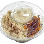 サラダ蕎麦 蒸し鶏＆胡麻ドレッシング セブンイレブン コク旨胡麻ドレッシングと野菜､蒸し鶏を組み合わせたサラダ仕立ての蕎麦です。