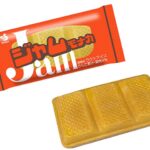 セブンイレブンのセイカ ジャムモナカ。税込価格：119円。アレルギー：乳、小麦。