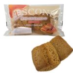 セブンイレブンの生ＳＣＯＮＥ 生キャラメル ２個入りを比較する。税込価格：248円、カロリー：417kcal、1円あたりカロリー：1.68kcal/円、たんぱく質：6.9g、1円あたりたんぱく質：0.03g/円、脂質：16.7g、炭水化物：60.4g、糖質：59.1g、食物繊維：1.3g、食塩相当量：0.9g。生クリームで仕込んだしっとりとした生地に、生キャラメルを練り込んだスコーンです。アレルギー：卵、乳、小麦。
