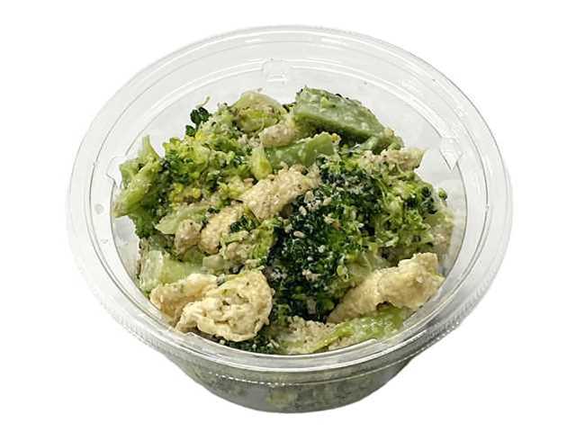 セブンイレブンのブロッコリーの胡麻マヨ和えを比較する。税込価格：300円、カロリー：176kcal、1円あたりカロリー：0.59kcal/円、たんぱく質：6.1g、1円あたりたんぱく質：0.02g/円、脂質：13g、炭水化物：10.1g、糖質：7g、食物繊維：3.1g、食塩相当量：1.5g。国産ブロッコリーを使用したサラダです。ブロッコリーと油揚げを胡麻マヨネーズで和えコクのあるサラダにしました。アレルギー：卵、小麦。