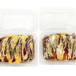 セブンイレブンのオムそばを比較する。税込価格：430円、カロリー：458kcal、1円あたりカロリー：1.07kcal/円、たんぱく質：13.1g、1円あたりたんぱく質：0.03g/円、脂質：18.5g、炭水化物：62.2g、糖質：57.1g、食物繊維：5.1g、食塩相当量：4.4g。ソース焼そばに玉子シート、お好みソース、マヨネーズ、あおさ粉をかけたオムそばです。アレルギー：卵、小麦。