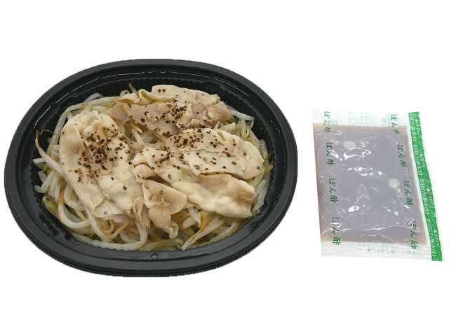 セブンイレブンのぽん酢で食べる豚もやしを比較する。税込価格：387円、カロリー：86kcal、1円あたりカロリー：0.22kcal/円、たんぱく質：11.2g、1円あたりたんぱく質：0.03g/円、脂質：2.3g、炭水化物：6.2g、糖質：3.9g、食物繊維：2.3g、食塩相当量：2.7g。シャキシャキのもやしと豚肉を、ポン酢でさっぱりと食べていただける商品。黒い容器に変更し、豚肉比率をアップ。アレルギー：小麦。