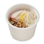 セブンイレブンの柚子香る お出汁のそうめんスープ。税込価格：322円、カロリー：173kcal、たんぱく質：11.4g、脂質：2.1g、炭水化物：27.6g、糖質：26.7g、食物繊維：0.9g、食塩相当量：2.9g。温めても美味しいそうめんを、だしの効いたお出汁と柚子の香りで楽しむメニューです。アレルギー：小麦。