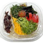 ダシが決め手 ぶっかけ素麺 セブンイレブン 気温上昇時にさっぱりと食べられるぶっかけタイプの素麺。かつお、焼きあご、うるめ、いわし、さば等を使用したつゆを具材と絡めて食べる商品。