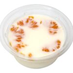 セブンイレブンの濃厚ミルク寒天を比較する。税込価格：248円、カロリー：152kcal、1円あたりカロリー：0.61kcal/円、たんぱく質：3.7g、1円あたりたんぱく質：0.01g/円、脂質：4.2g、炭水化物：25.2g、糖質：24.7g、食物繊維：0.5g、食塩相当量：0.1g。みかんの爽やかな甘みと濃厚な牛乳のコクがとろけ合う、なめらかなミルク寒天です。アレルギー：乳。