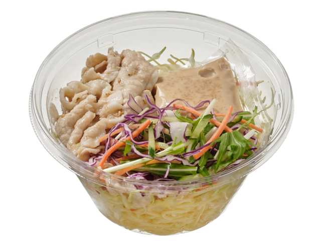 セブンイレブンの豚しゃぶパスタサラダを比較する。税込価格：397円、カロリー：388kcal、1円あたりカロリー：0.98kcal/円、たんぱく質：17.1g、1円あたりたんぱく質：0.04g/円、脂質：18.2g、炭水化物：41.1g、糖質：36.7g、食物繊維：4.4g、食塩相当量：3g。豚しゃぶ、野菜、パスタをごまポン酢と一緒に召し上がっていただくパスタサラダです。アレルギー：卵、小麦。