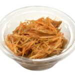 おつまみメンマ＆チャーシュー辛ねぎ和え セブンイレブン 鶏ガラの旨味が効いたメンマ炒めと、ロースチャーシュー辛ねぎ和えを組み合わせたおつまみメニュー。