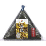 セブンイレブンの味付のり 高菜を比較する。税込価格：214円、カロリー：174kcal、1円あたりカロリー：0.81kcal/円、たんぱく質：3.4g、1円あたりたんぱく質：0.02g/円、脂質：1.6g、炭水化物：37.5g、糖質：35.3g、食物繊維：2.2g、食塩相当量：1.2g。出汁とごま油の旨味に、程よい辛味をきかせた高菜を中具にしたおにぎりです。アレルギー：小麦。