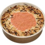 明太クリームドリア セブンイレブン ホワイトソースの上に、昆布だしとかつおだしを合わせた粒感のある明太ソース，チーズ，きざみ海苔をのせて焼き上げたドリアです。