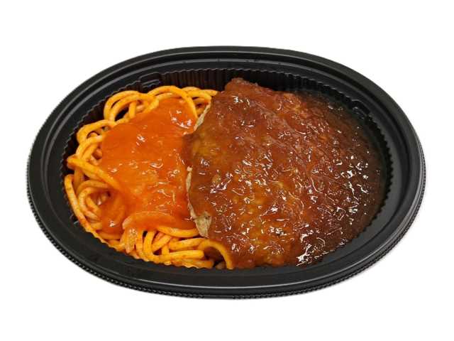 セブンイレブンの和風玉葱ソースのハンバーグを比較する。税込価格：408円、カロリー：322kcal、1円あたりカロリー：0.79kcal/円、たんぱく質：14.9g、1円あたりたんぱく質：0.04g/円、脂質：15.5g、炭水化物：32.2g、糖質：29g、食物繊維：3.2g、食塩相当量：3.7g。玉葱をたっぷりと使用した、馴染みのある和風玉葱ソースで食べるハンバーグです。アレルギー：卵、乳、小麦。