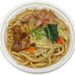 五目具材の焼うどん醤油味 セブンイレブン かつおだしの風味に醤油の旨味がしっかり絡んだ焼うどん。