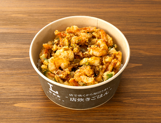 ローソンの海鮮かき揚げ丼。税込価格：646円、カロリー：759kcal、たんぱく質：11.7g、脂質：37.2g、炭水化物：96.2g、糖質：92.1g、食物繊維：4.1g、食塩相当量：1.8g。