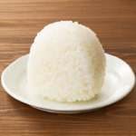 塩おにぎり ローソン 店炊きごはんを塩味で仕上げたシンプルなおにぎり。
