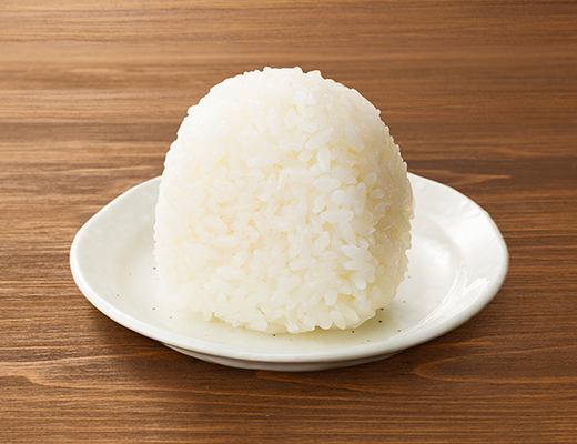 塩おにぎり ローソン 店炊きごはんを塩味で仕上げたシンプルなおにぎり。