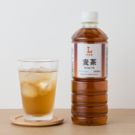ローソンの麦茶 600mlを比較する。税込価格：118円、カロリー：0kcal、1円あたりカロリー：0.00kcal/円、たんぱく質：0g、1円あたりたんぱく質：0.00g/円、脂質：0g、炭水化物：0g、糖質：0g、食物繊維：0g、食塩相当量：0g。