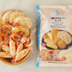 ローソンの4種のおせんべいミックスを比較する。税込価格：410円。