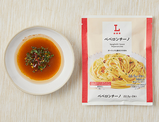 ローソンのペペロンチーノ 2食入を比較する。税込価格：188円、カロリー：96kcal、1円あたりカロリー：0.51kcal/円、たんぱく質：0.5g、1円あたりたんぱく質：0.01未満g/円、脂質：9.2g、炭水化物：3.1g、糖質：2.7g、食物繊維：0.4g、食塩相当量：2.2g。