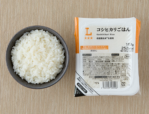 ローソンのコシヒカリごはんを比較する。税込価格：198円。