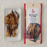 ローソンの焼するめげそピリ辛味を比較する。税込価格：248円、カロリー：43kcal、1円あたりカロリー：0.17kcal/円、たんぱく質：9.7g、1円あたりたんぱく質：0.04g/円、脂質：0.5g、炭水化物：0g、糖質：0g、食物繊維：0g、食塩相当量：0.9g。