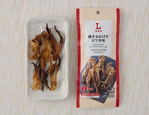ローソンの焼するめげそピリ辛味を比較する。税込価格：248円、カロリー：43kcal、1円あたりカロリー：0.17kcal/円、たんぱく質：9.7g、1円あたりたんぱく質：0.04g/円、脂質：0.5g、炭水化物：0g、糖質：0g、食物繊維：0g、食塩相当量：0.9g。