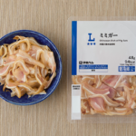 ローソンのミミガーを比較する。税込価格：198円、カロリー：94kcal、1円あたりカロリー：0.47kcal/円、たんぱく質：12.5g、1円あたりたんぱく質：0.06g/円、脂質：4.5g、炭水化物：1.1g、糖質：0.6g、食物繊維：0.5g、食塩相当量：1.8g。