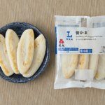 ローソンの笹かまを比較する。税込価格：235円、カロリー：123kcal、1円あたりカロリー：0.52kcal/円、たんぱく質：13.7g、1円あたりたんぱく質：0.06g/円、脂質：1.8g、炭水化物：13.2g、糖質：12.8g、食物繊維：0.4g、食塩相当量：1.7g。