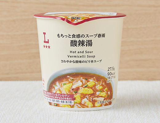 ローソンのもちっと食感のスープ春雨 酸辣湯を比較する。税込価格：178円、カロリー：90kcal、1円あたりカロリー：0.51kcal/円、たんぱく質：1.5g、1円あたりたんぱく質：0.01g/円、脂質：1g、炭水化物：19.1g、糖質：18.6g、食物繊維：0.5g、食塩相当量：3g。