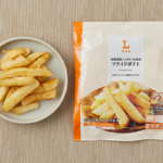 ローソンの北海道産じゃがいも使用 フライドポテトを比較する。税込価格：181円、カロリー：143kcal、1円あたりカロリー：0.79kcal/円、たんぱく質：2.2g、1円あたりたんぱく質：0.01g/円、脂質：4.2g、炭水化物：25.6g、糖質：22.8g、食物繊維：2.8g、食塩相当量：0.6g。