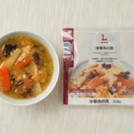ローソンの中華丼の具を比較する。税込価格：248円、カロリー：115kcal、1円あたりカロリー：0.46kcal/円、たんぱく質：2.3g、1円あたりたんぱく質：0.01g/円、脂質：6.5g、炭水化物：15.1g、糖質：9.1g、食物繊維：6g、食塩相当量：3.4g。