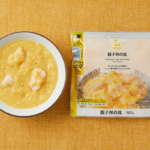 ローソンの親子丼の具を比較する。税込価格：248円、カロリー：95kcal、1円あたりカロリー：0.38kcal/円、たんぱく質：8.5g、1円あたりたんぱく質：0.03g/円、脂質：2.9g、炭水化物：8.9g、糖質：8.8g、食物繊維：0.1g、食塩相当量：2.3g。