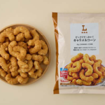 ローソンのどっさりでっかい！キャラメルコーンを比較する。税込価格：218円、カロリー：575kcal、1円あたりカロリー：2.64kcal/円、たんぱく質：4.3g、1円あたりたんぱく質：0.02g/円、脂質：36.8g、炭水化物：57.2g、糖質：56.1g、食物繊維：1.1g、食塩相当量：0.5g。